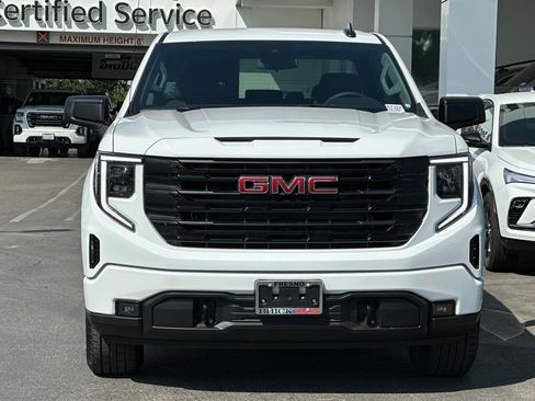 Used 2026 GMC Sierra 1500 Elevation image 3