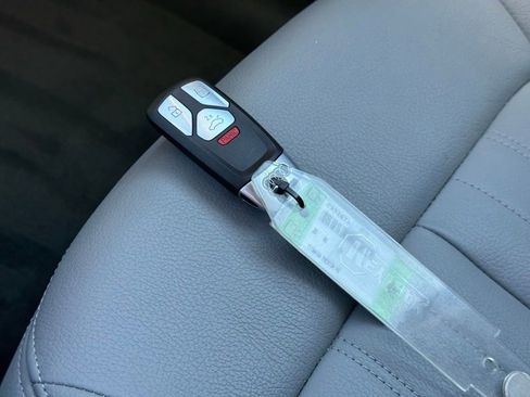 Used 2020 Audi Q5 2.0T Premium w/ Convenience Package image 38