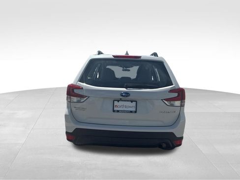 Used 2023 Subaru Forester AWD/4WD image 5