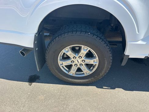 Used 2023 Ford F150 Lariat w/ FX4 Off-Road Package AWD/4WD image 17