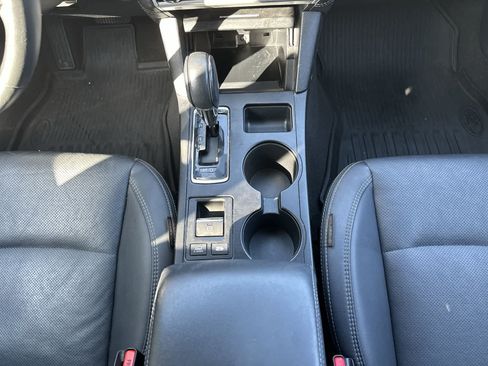 Used 2018 Subaru Outback 3.6R Limited AWD/4WD image 22