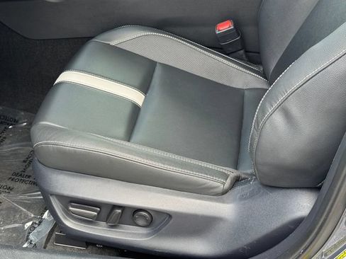 Used 2025 Toyota Camry Hybrid FWD image 13