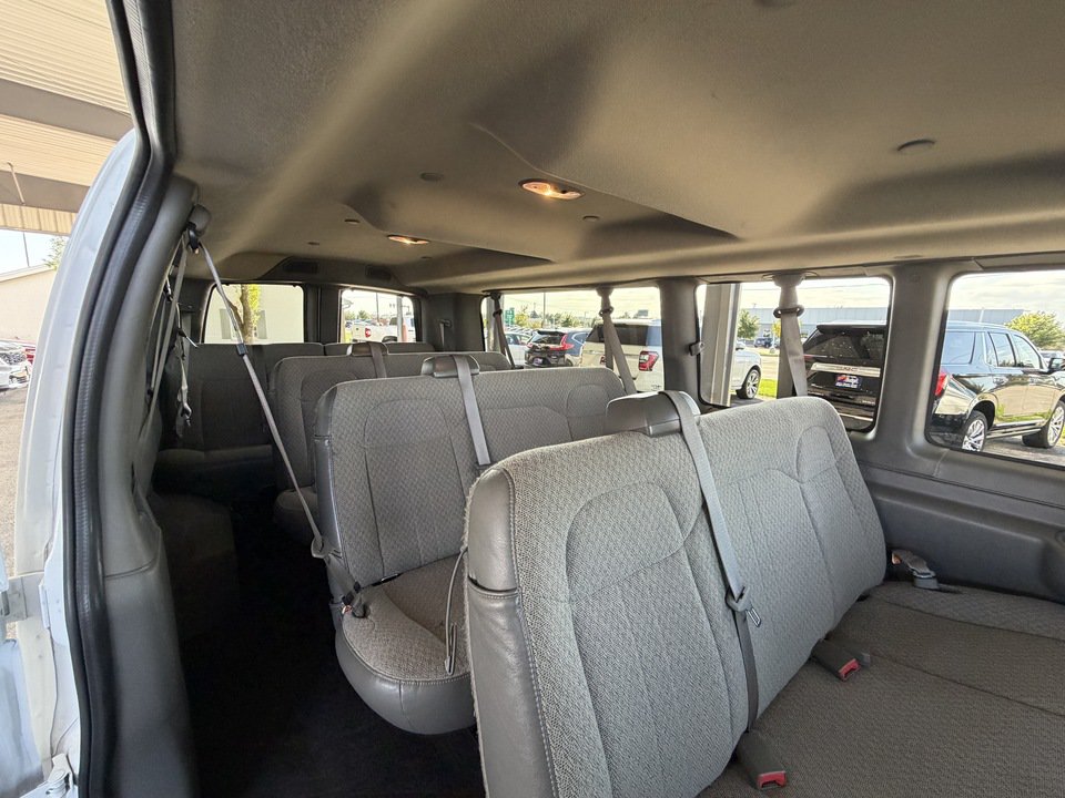 Used 2024 Chevrolet Express 3500 LT w/ LT Preferred Equipment Group RWD image 20