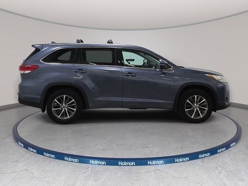Used 2018 Toyota Highlander XLE AWD/4WD image 5