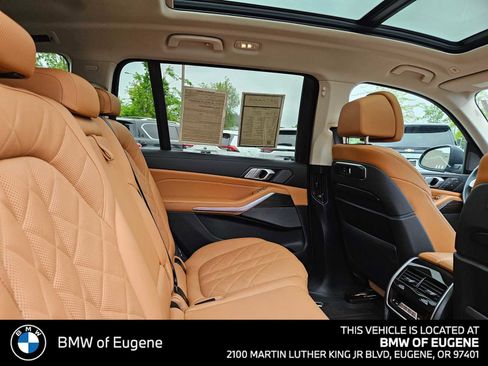 Used 2023 BMW X7 xDrive40i w/ Premium Package AWD/4WD image 15