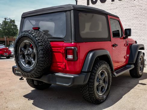 Used 2019 Jeep Wrangler Sport AWD/4WD image 7