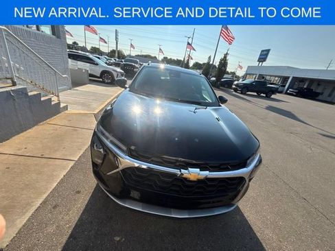 Certified 2025 Chevrolet Trax LT FWD image 4