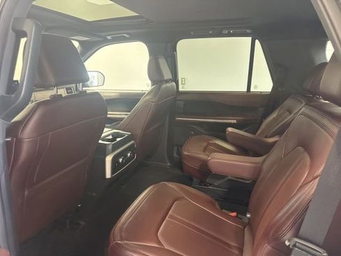 Used 2024 Ford Expedition Limited image 17