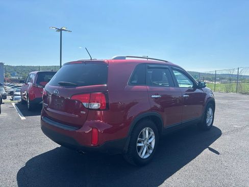 Used 2014 Kia Sorento LX FWD image 2