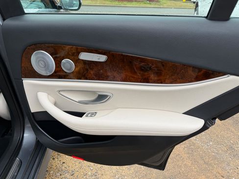 Used 2019 Mercedes-Benz E 450 E450 4MATIC Sedan image 34