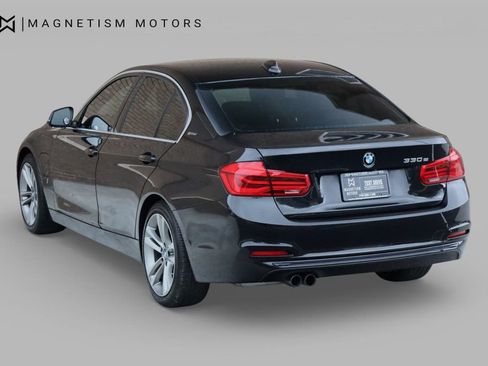 Used 2018 BMW 330e image 9