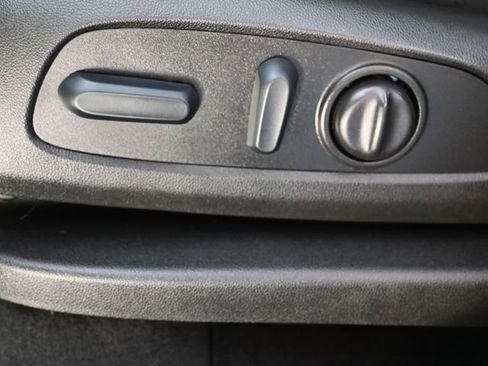 Used 2022 Chevrolet Equinox LT image 11