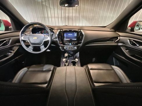 Used 2023 Chevrolet Traverse LT image 19