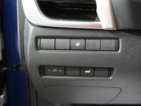 Used 2022 Nissan Rogue SL w/ SL Premium Package image 16