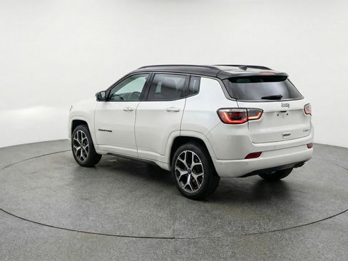 Used 2025 Jeep Compass Limited AWD/4WD image 6