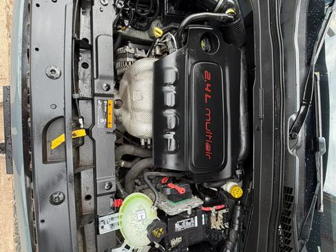 Used 2018 Jeep Renegade Altitude w/ UConnect 8.4 Nav Group FWD image 23