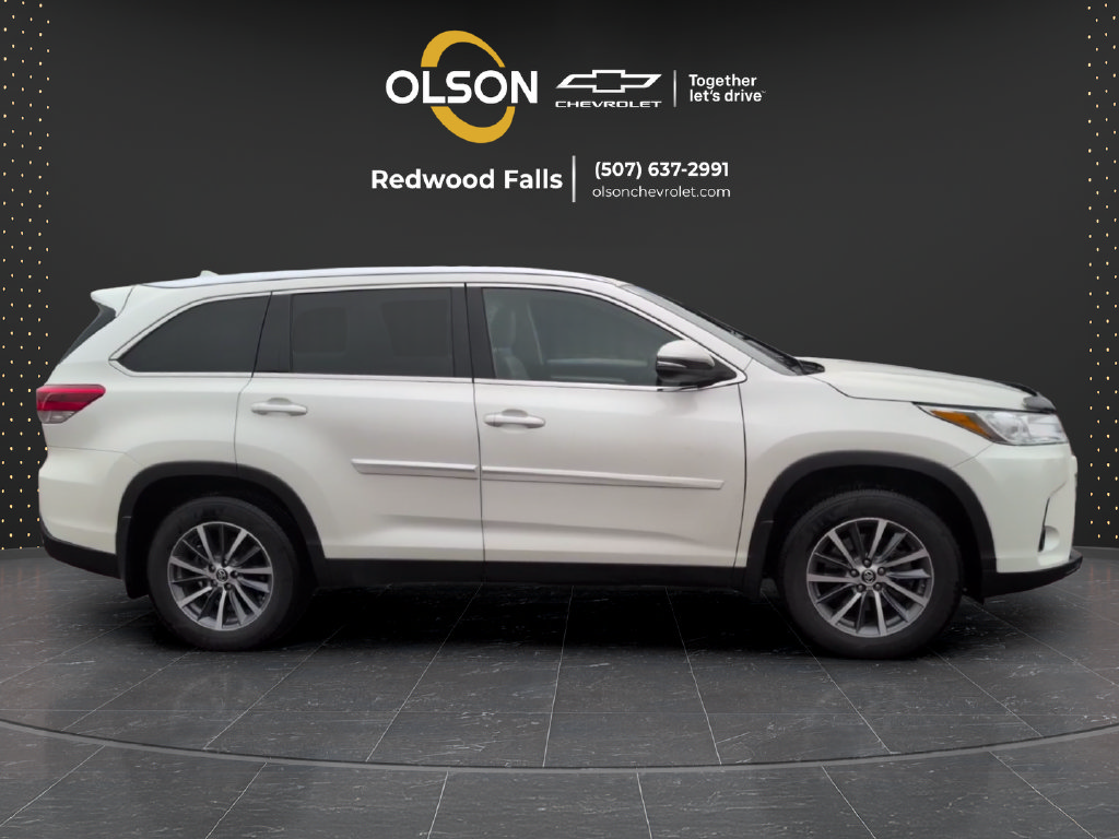 Used 2019 Toyota Highlander XLE AWD/4WD image 6