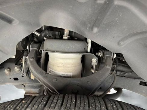 Used 2023 RAM 1500 Laramie AWD/4WD image 30