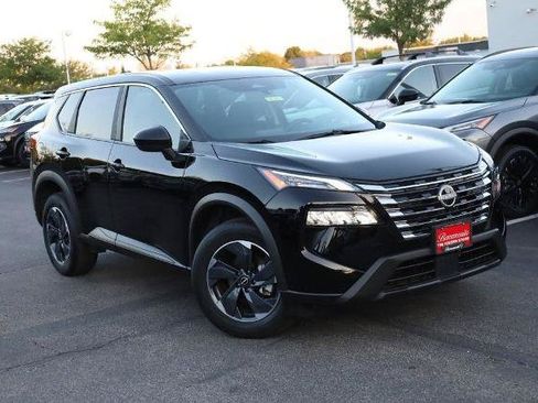 Certified 2025 Nissan Rogue SV AWD/4WD image 2