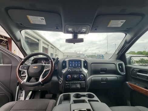 Used 2021 Chevrolet Silverado 1500 LT w/ Z71 Off-Road Package AWD/4WD image 20