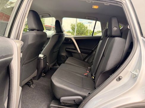 Used 2016 Toyota RAV4 LE AWD/4WD image 16