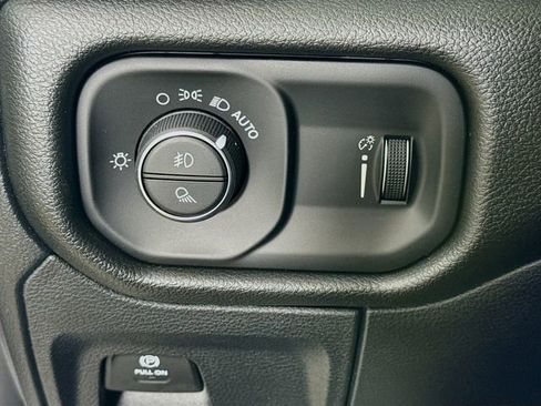 New 2026 RAM 1500 Express AWD/4WD image 10