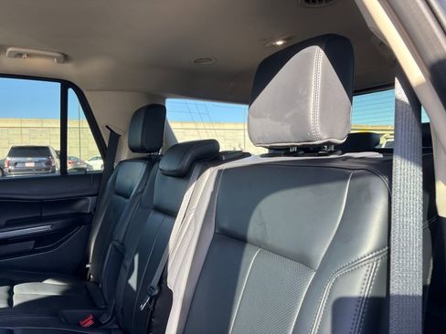 Used 2024 Ford Expedition XLT image 30