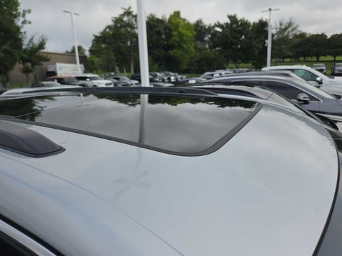 Used 2021 Jeep Grand Cherokee L Limited AWD/4WD image 3