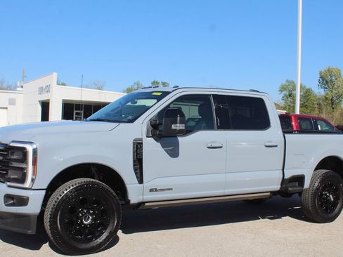 New 2026 Ford F250 Platinum AWD/4WD image 3
