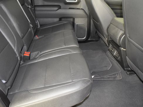 Used 2025 GMC Sierra 1500 SLT image 48