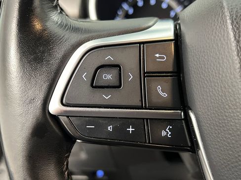 Used 2020 Toyota Highlander XLE image 45