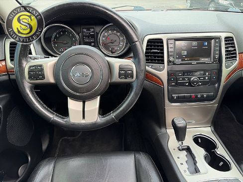 Used 2013 Jeep Grand Cherokee Limited image 24