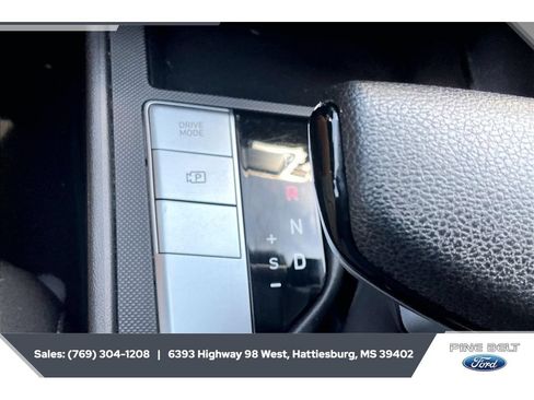 Used 2024 Hyundai Elantra SE FWD image 22