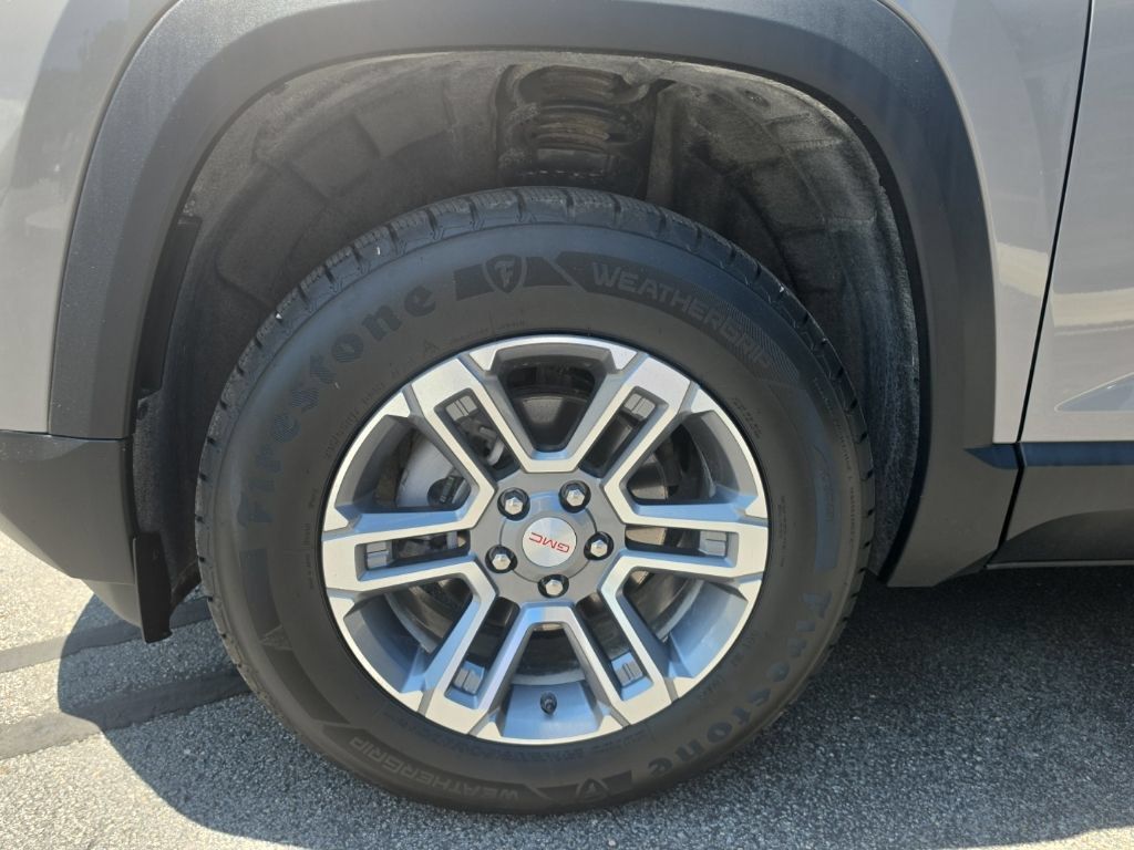 Certified 2025 GMC Terrain Elevation w/ Technology Package II AWD/4WD image 8