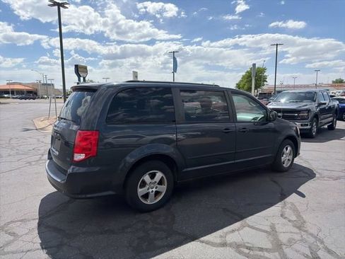 Used 2013 Dodge Grand Caravan SXT w/ Entertainment Group 1 FWD image 7