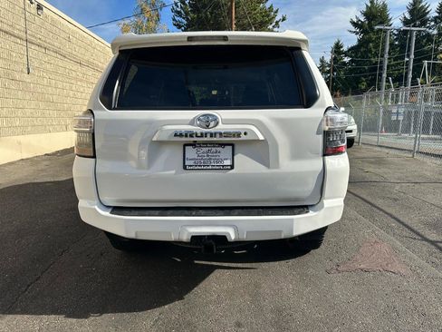 Used 2018 Toyota 4Runner SR5 image 6