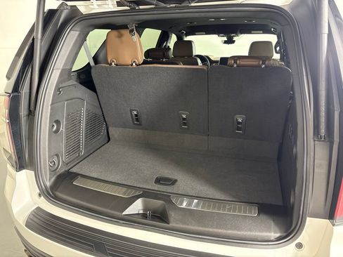 Used 2021 Chevrolet Tahoe High Country RWD image 27