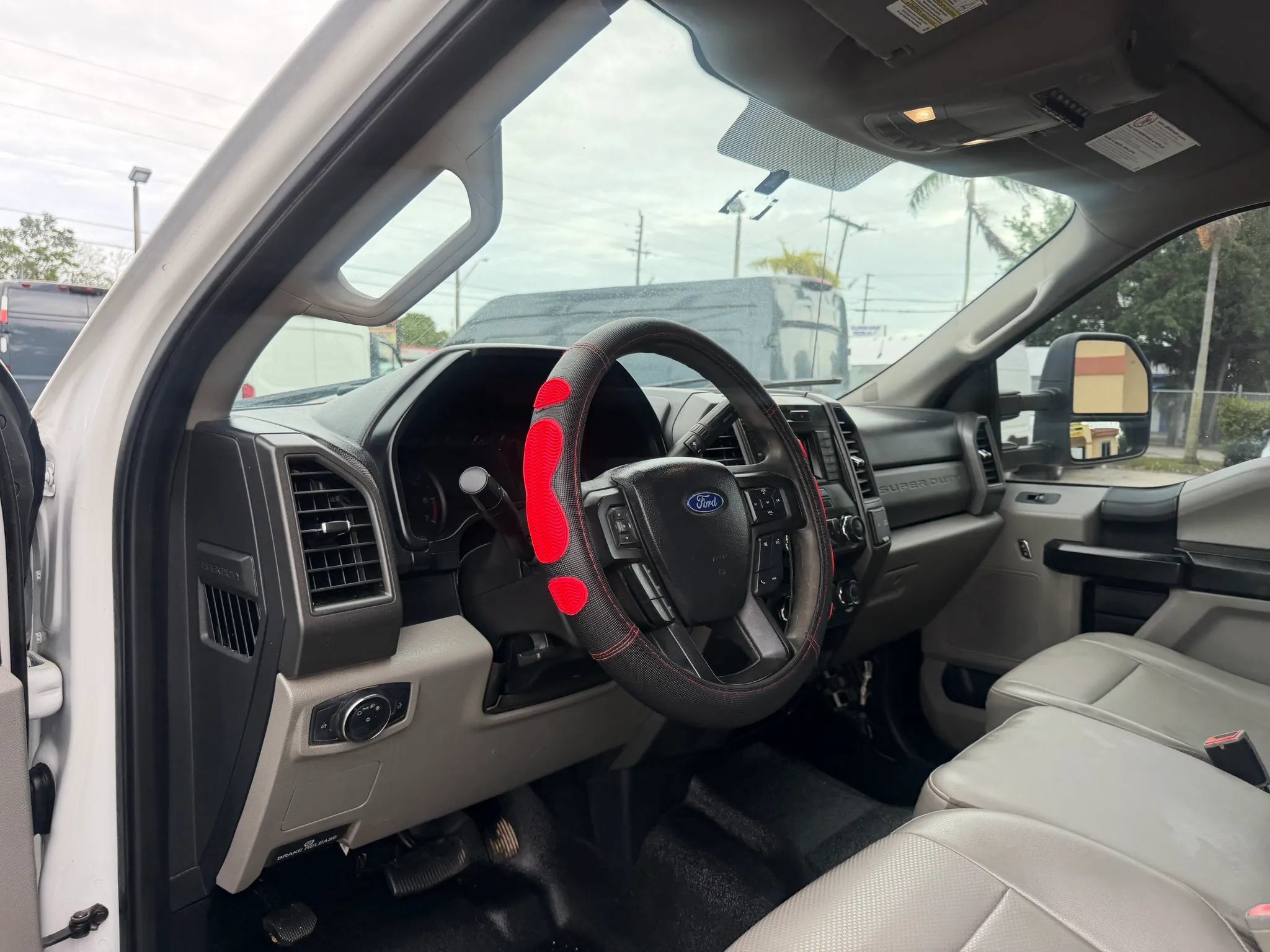 Used 2019 Ford F350 4x4 Crew Cab XL DRW w/ Power Equipment Group image 10