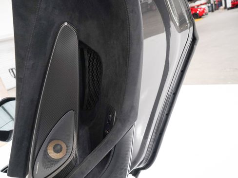 Used 2019 McLaren 600LT RWD image 18
