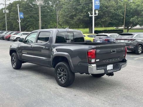 Used 2020 Toyota Tacoma SR5 RWD image 4