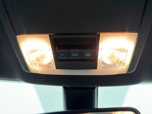 Used 2018 Ford Explorer Platinum image 41