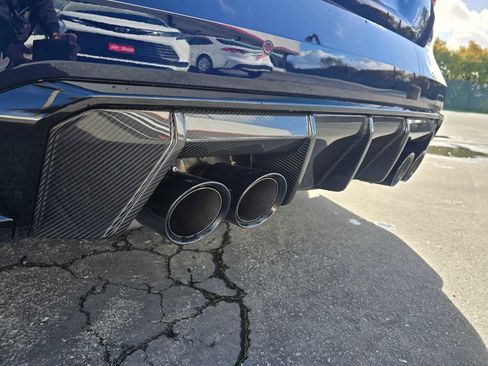 Used 2022 BMW M4 Coupe w/ M Carbon Exterior Package image 16