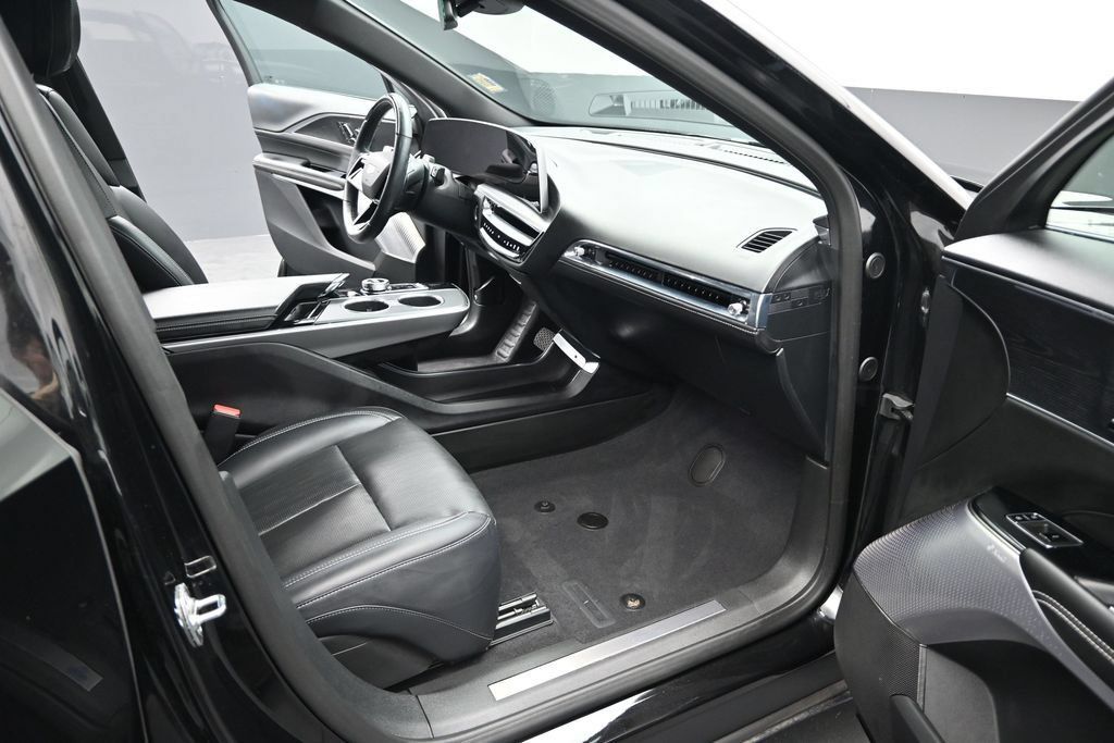 Certified 2025 Cadillac Lyriq Luxury AWD/4WD image 20