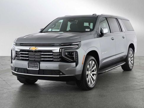 New 2025 Chevrolet Suburban Premier image 7