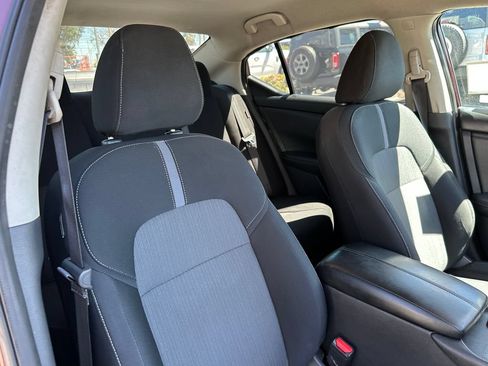 Used 2024 Nissan Sentra SV FWD image 17