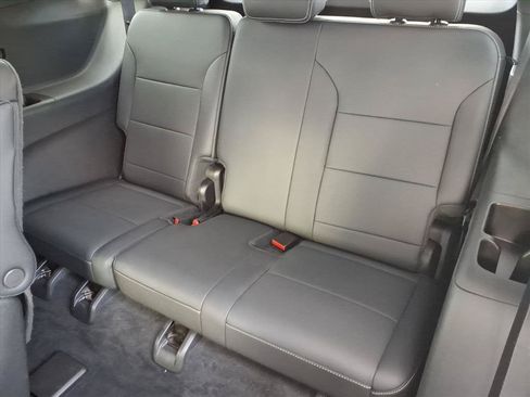 Used 2025 Chevrolet Traverse LT AWD/4WD image 14