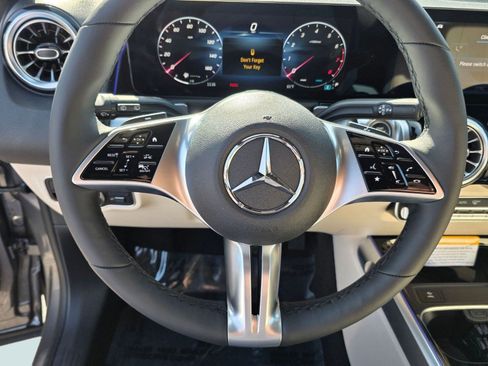 Used 2026 Mercedes-Benz GLB 250 4MATIC image 26