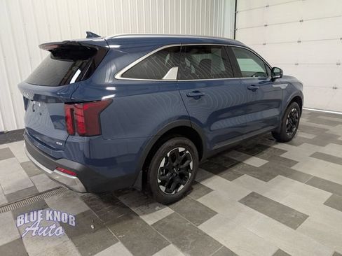 Used 2025 Kia Sorento S AWD/4WD image 4
