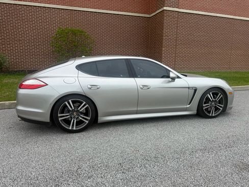 Used 2011 Porsche Panamera image 16