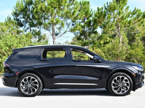 Used 2024 Lincoln Nautilus Reserve w/ Equipment Group 203A AWD/4WD image 7